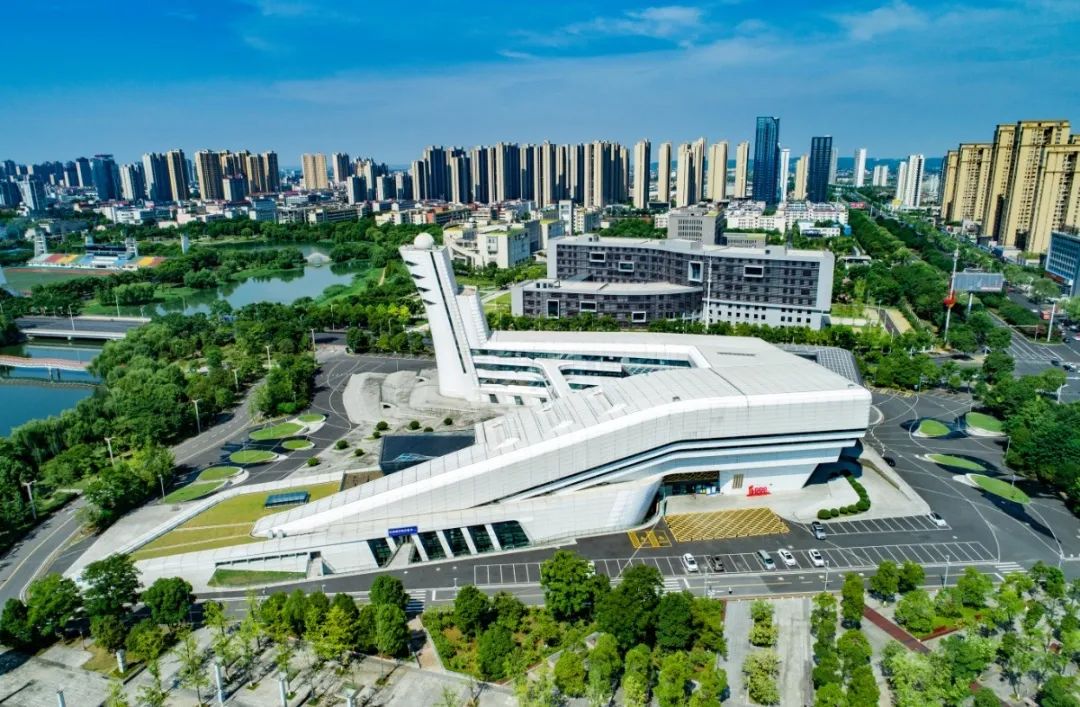 全城寻人！十周年征集令：解锁你和科技馆的“独家记忆”得限定文创好礼！