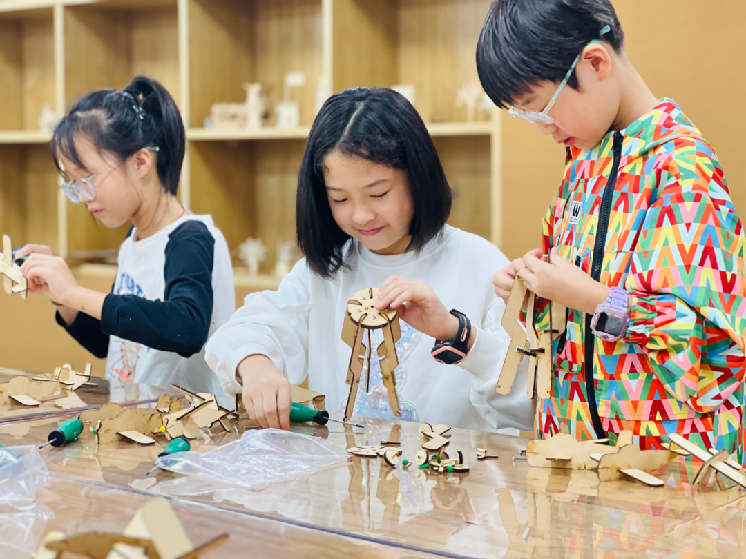 “科技献礼华诞，童心筑梦未来”常德市科技馆探客空间国庆特别课程圆满落幕